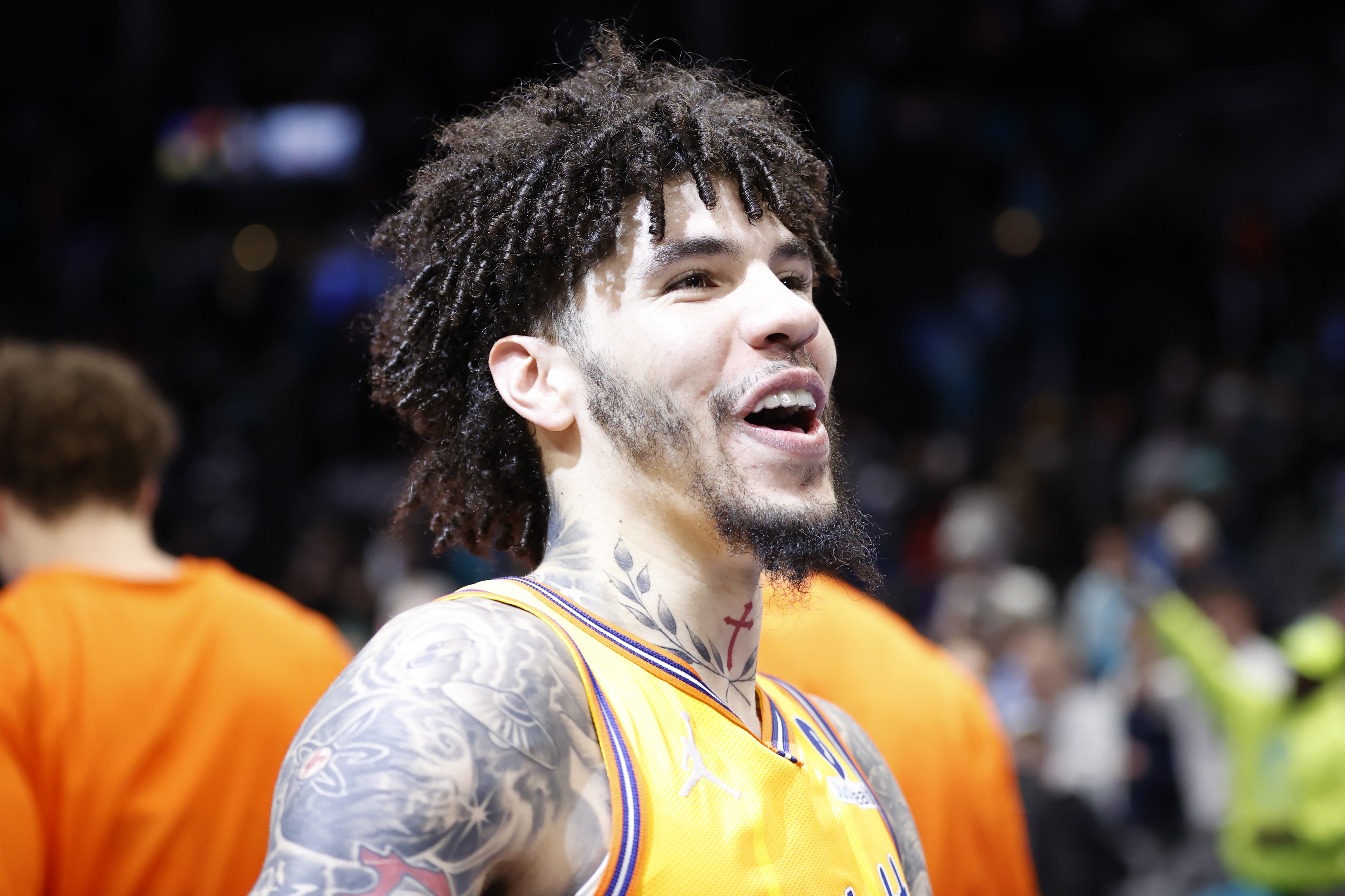 专属优惠-Lowe：黄蜂会进附加赛 他们连着打出1/3赛季好球了是真正的好球队